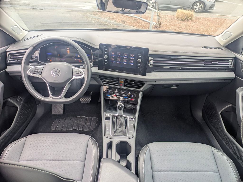 Thumbnail: 2025 Volkswagen Jetta - 33