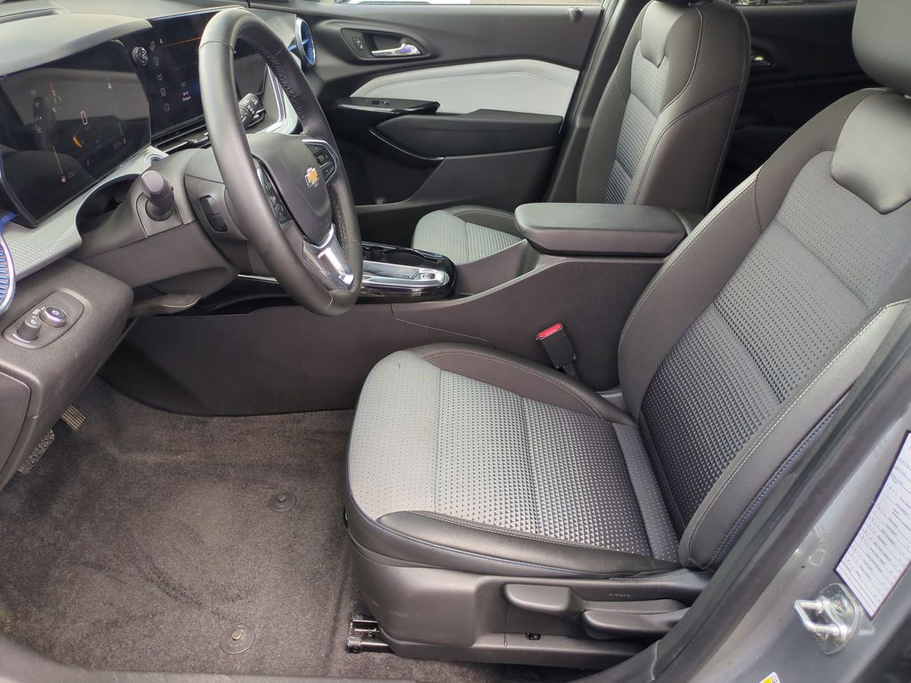 Thumbnail: 2025 Chevrolet Trax - 19