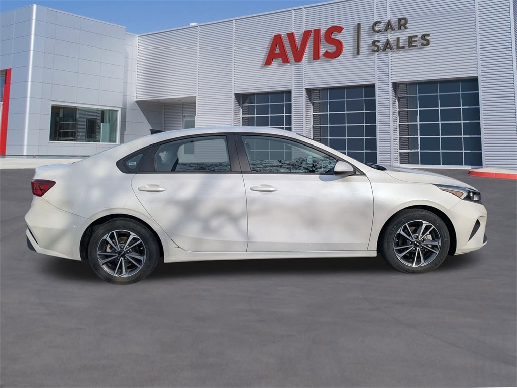 Thumbnail: 2024 Kia Forte - 7