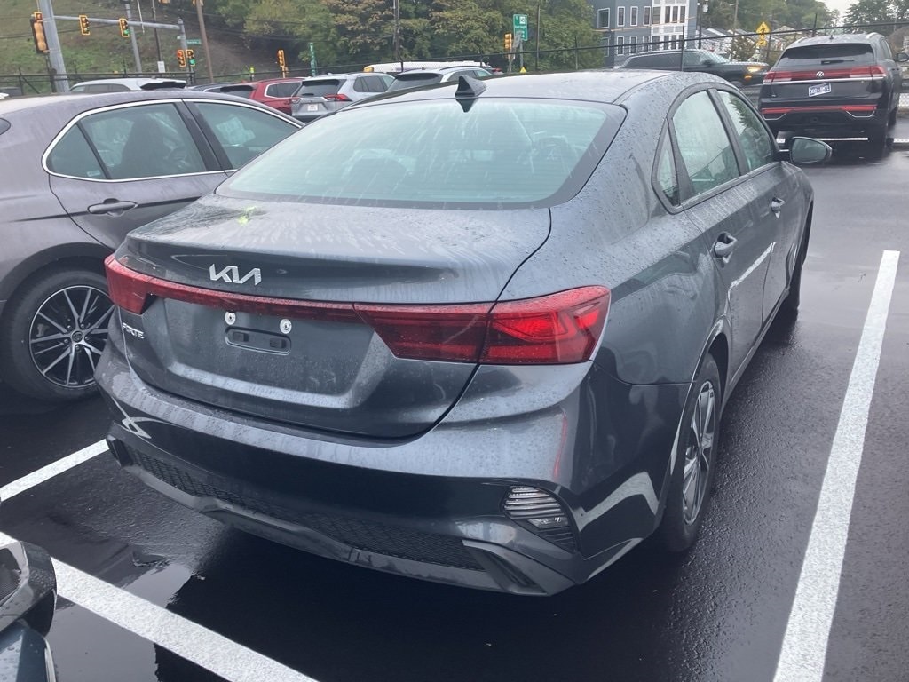 Thumbnail: 2024 Kia Forte - 3