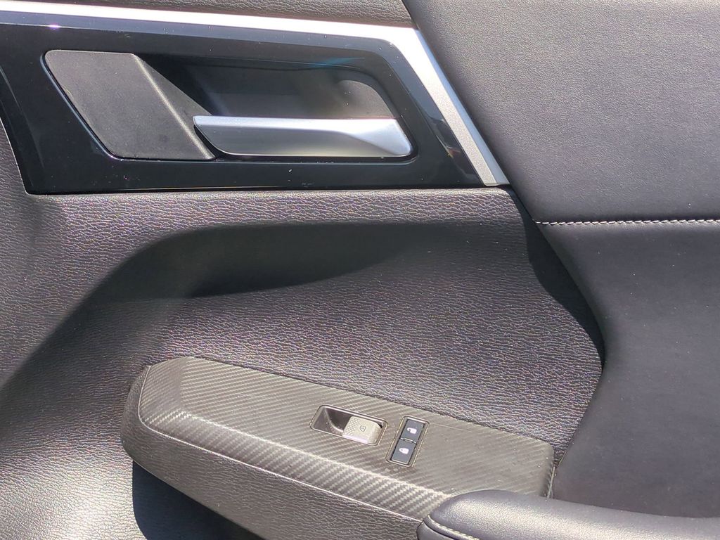 Thumbnail: 2025 Mitsubishi Outlander - 35