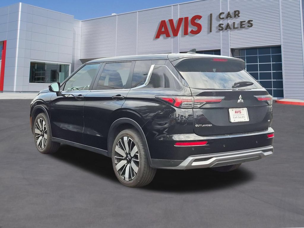 Thumbnail: 2025 Mitsubishi Outlander - 9