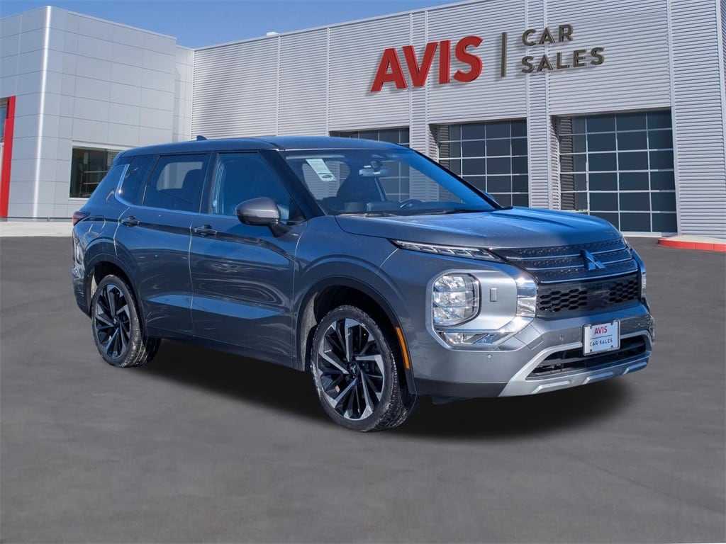 Thumbnail: 2024 Mitsubishi Outlander - 9