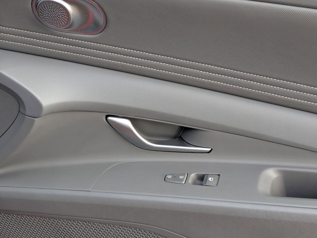 Thumbnail: 2025 Hyundai Elantra - 31