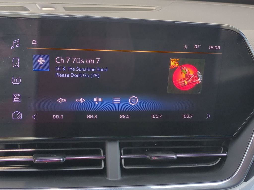 Thumbnail: 2025 Chevrolet Trax - 16