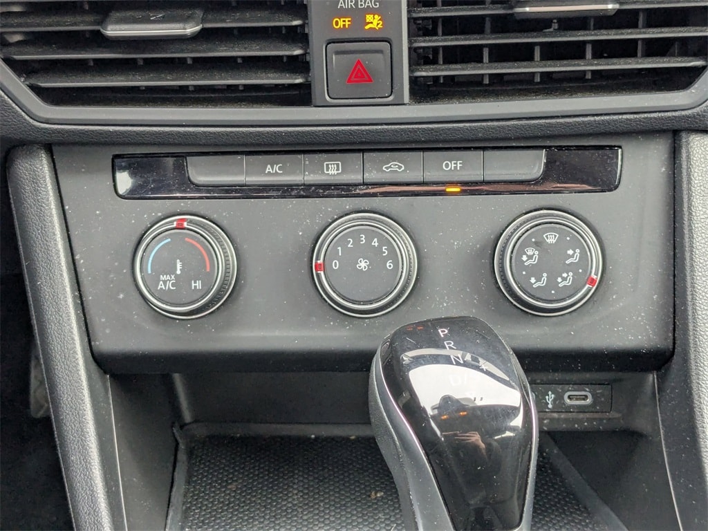 Thumbnail: 2024 Volkswagen Jetta - 24