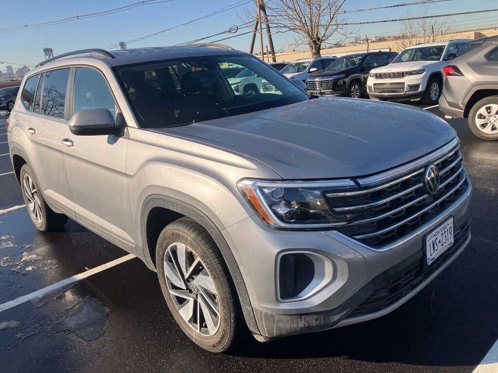 Certified 2025 Volkswagen Atlas 2.0T SE w/Technology SUV