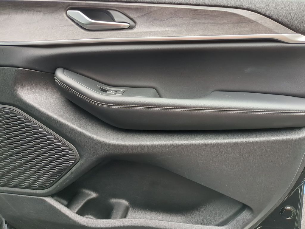 Thumbnail: 2024 Jeep Grand Cherokee L - 34