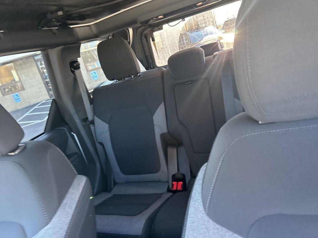 Thumbnail: 2025 Ford Bronco - 9