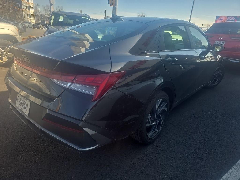 Certified 2025 Hyundai Elantra SEL Convenience Sedan