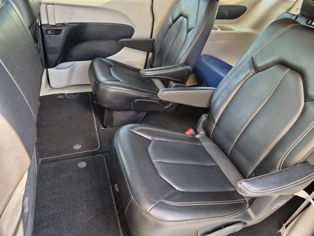 Thumbnail: 2023 Chrysler Pacifica - 27
