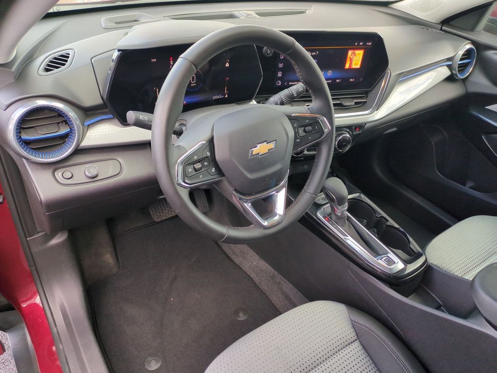Thumbnail: 2025 Chevrolet Trax - 13