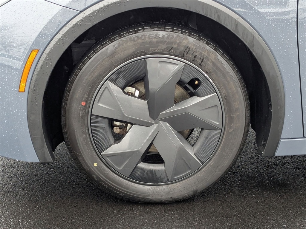 Thumbnail: 2025 Toyota Prius - 11