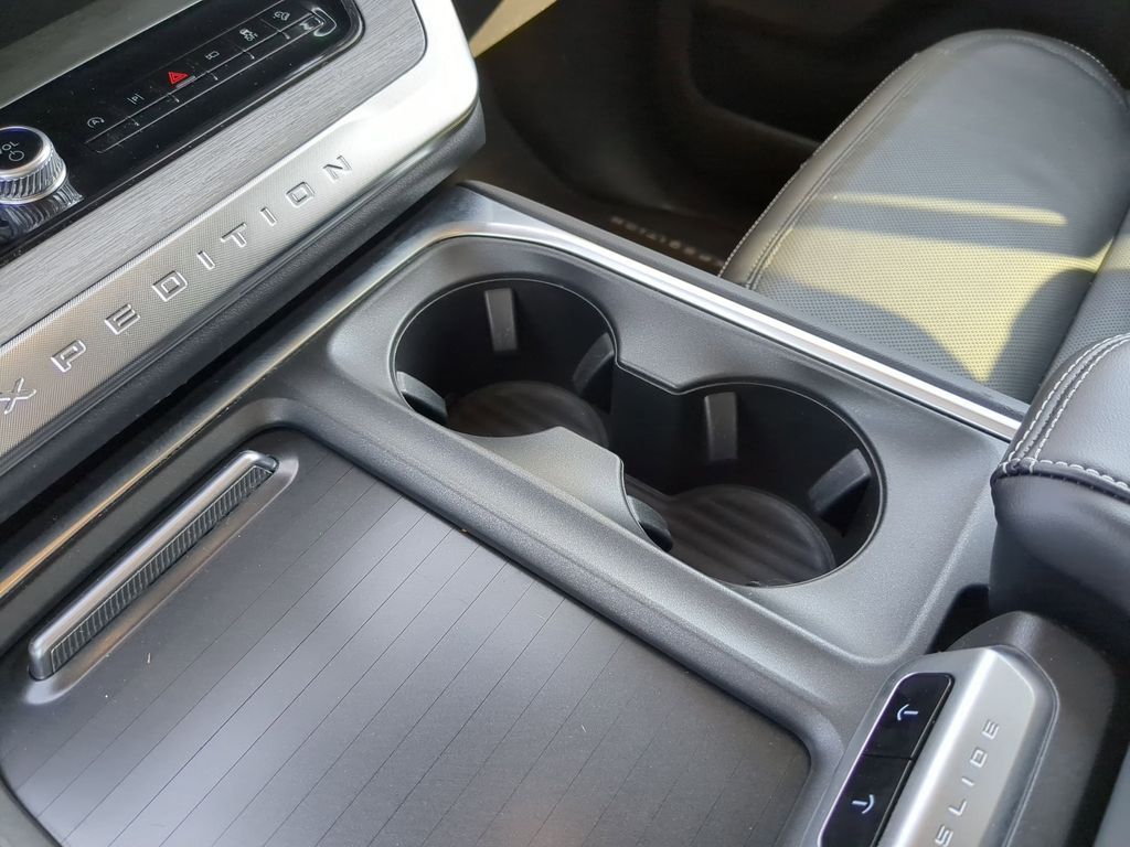 Thumbnail: 2025 Ford Expedition MAX - 24