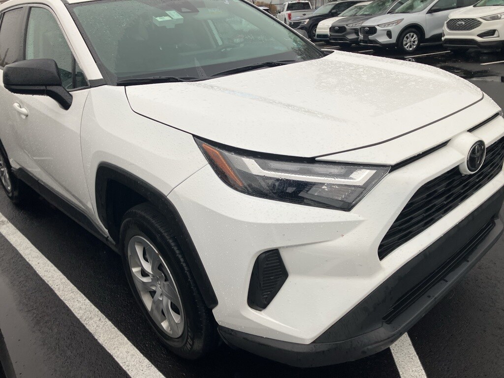 2024 Toyota RAV4 LE photo 2