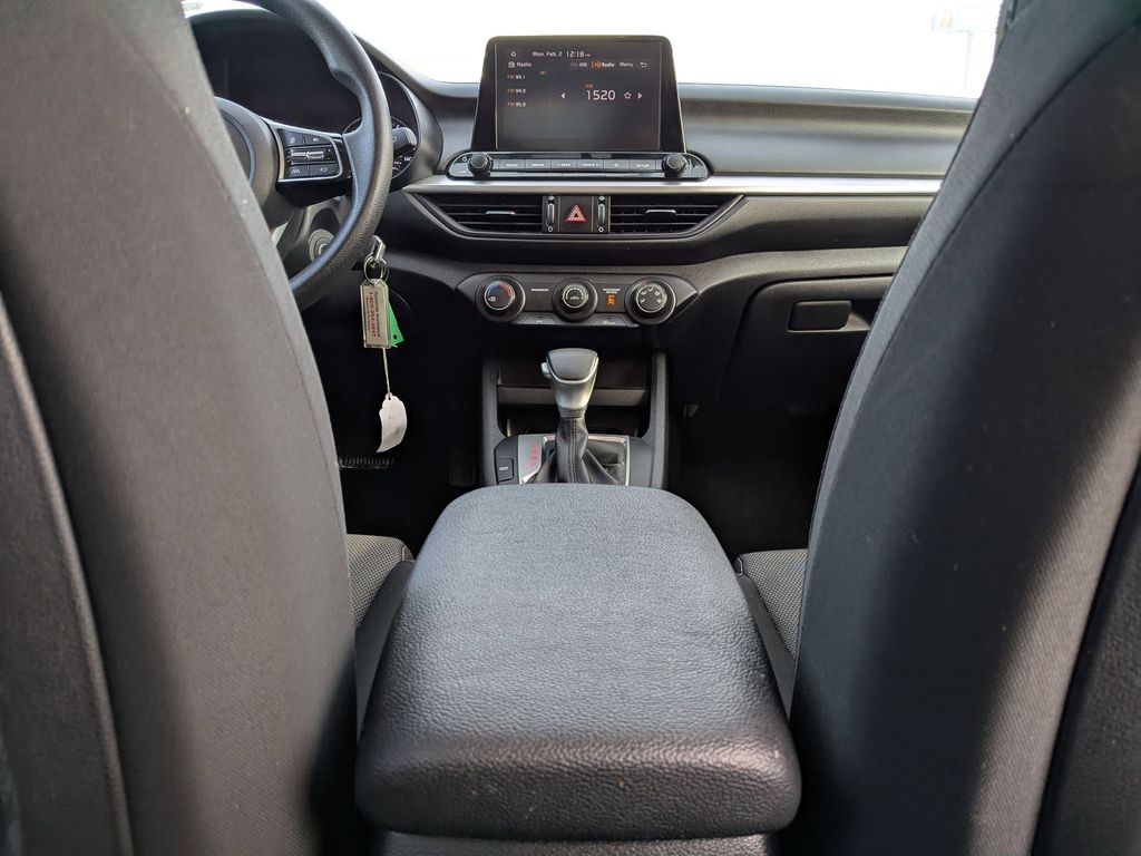 Thumbnail: 2024 Kia Forte - 28