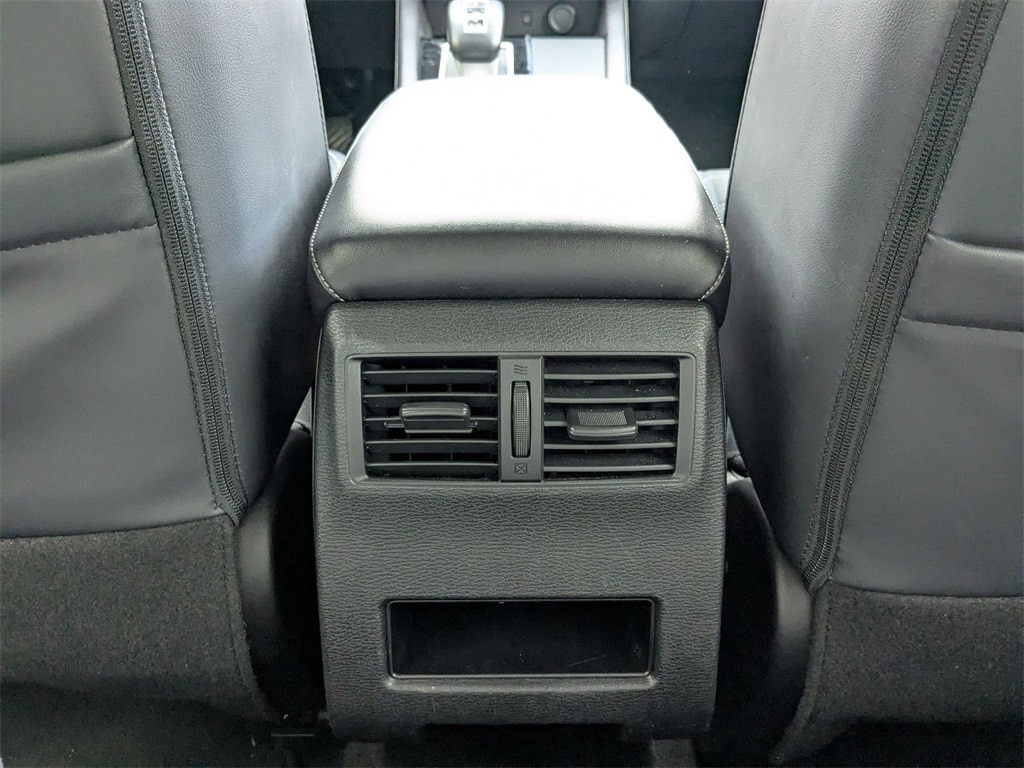 Thumbnail: 2024 Mitsubishi Outlander - 29