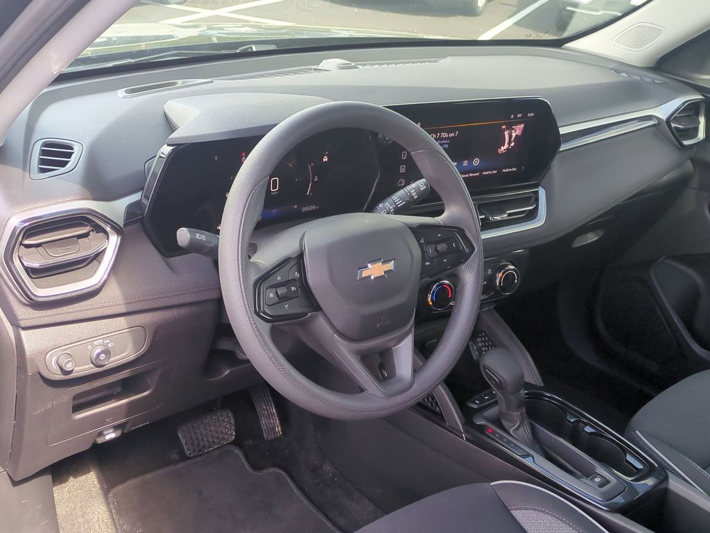 Thumbnail: 2025 Chevrolet TrailBlazer - 13
