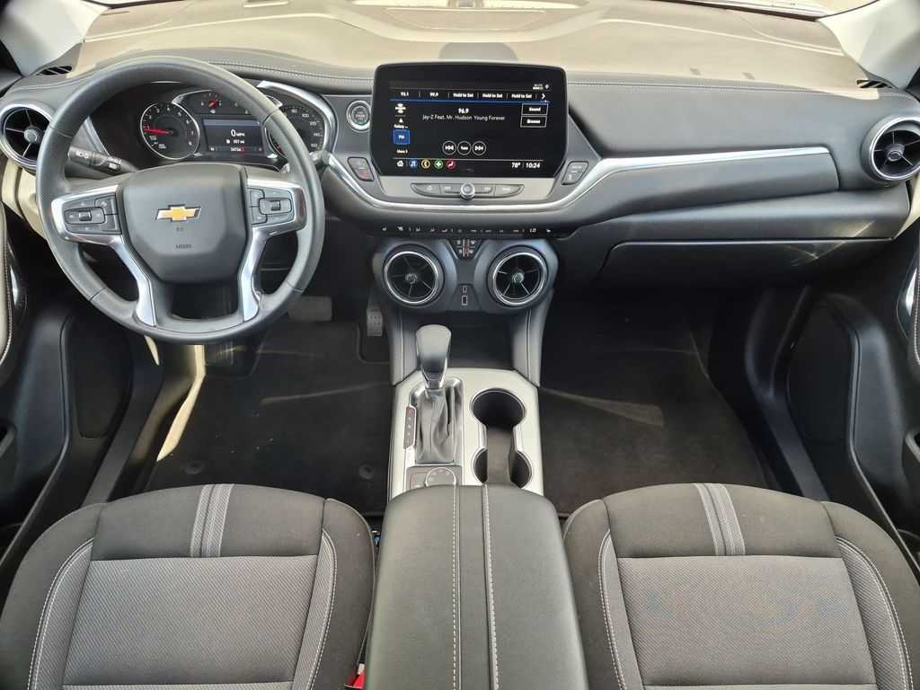 Thumbnail: 2025 Chevrolet Blazer - 26