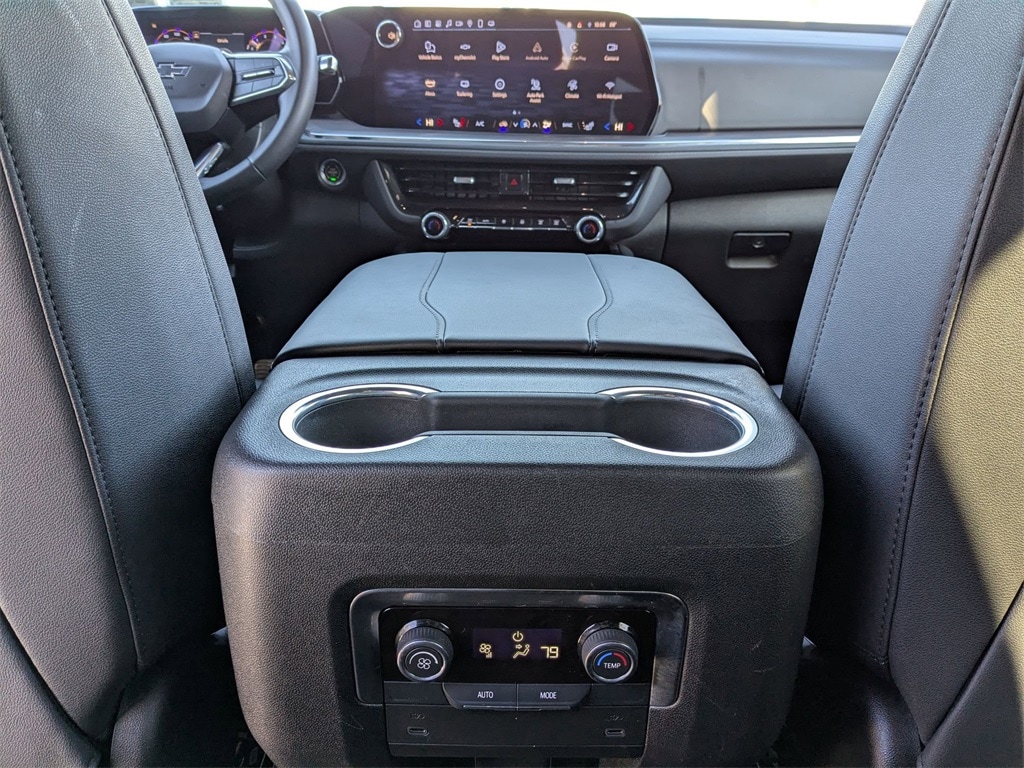 Thumbnail: 2025 Chevrolet Suburban - 32