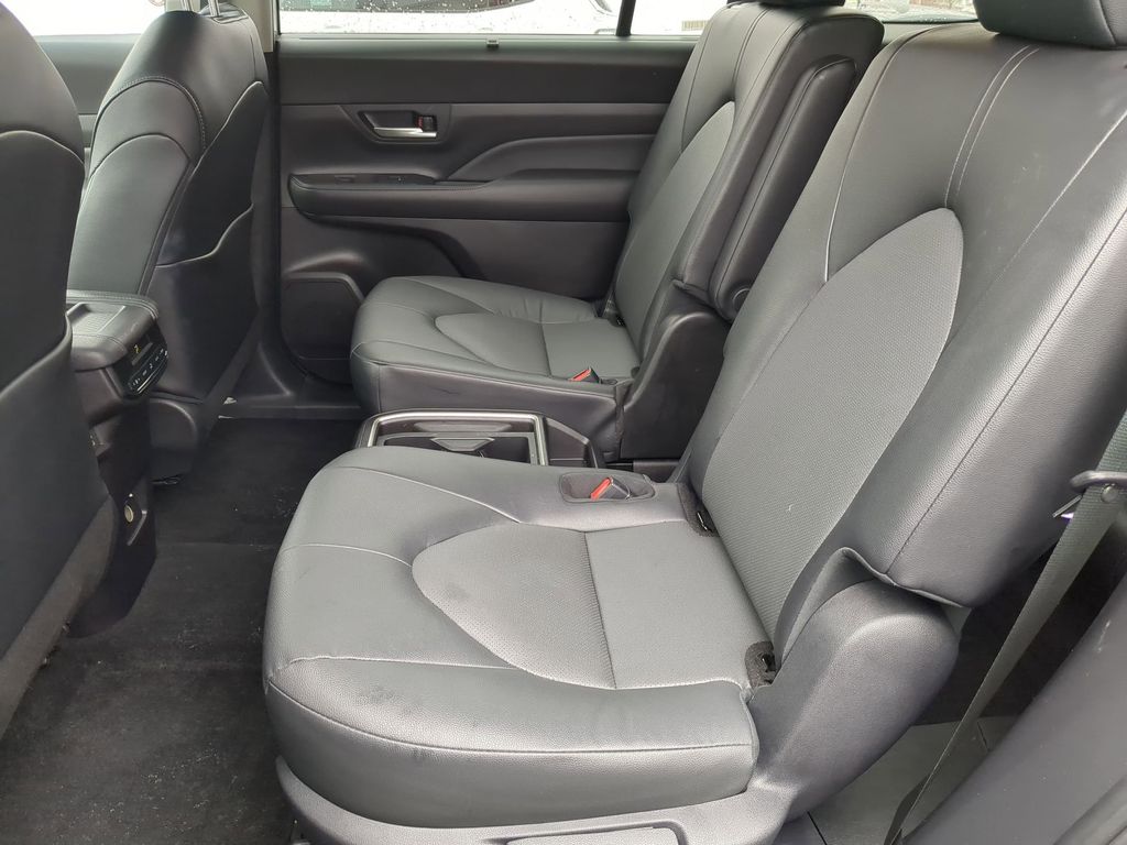 Thumbnail: 2025 Toyota Grand Highlander - 28