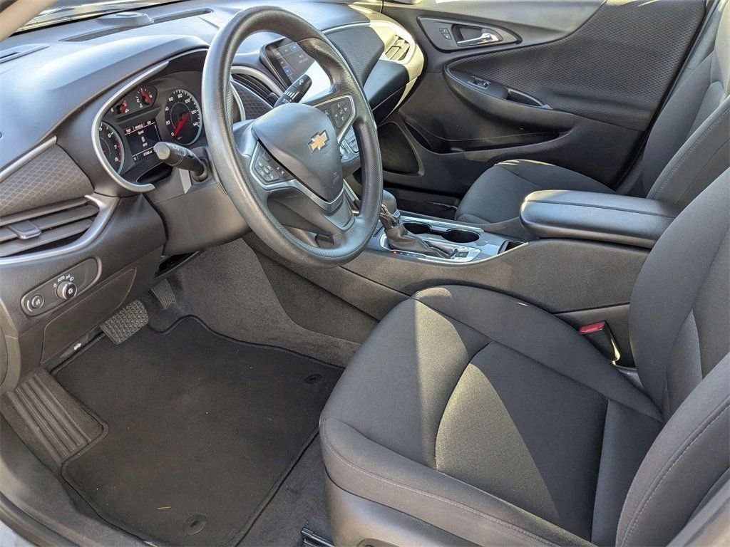 Thumbnail: 2023 Chevrolet Malibu - 20