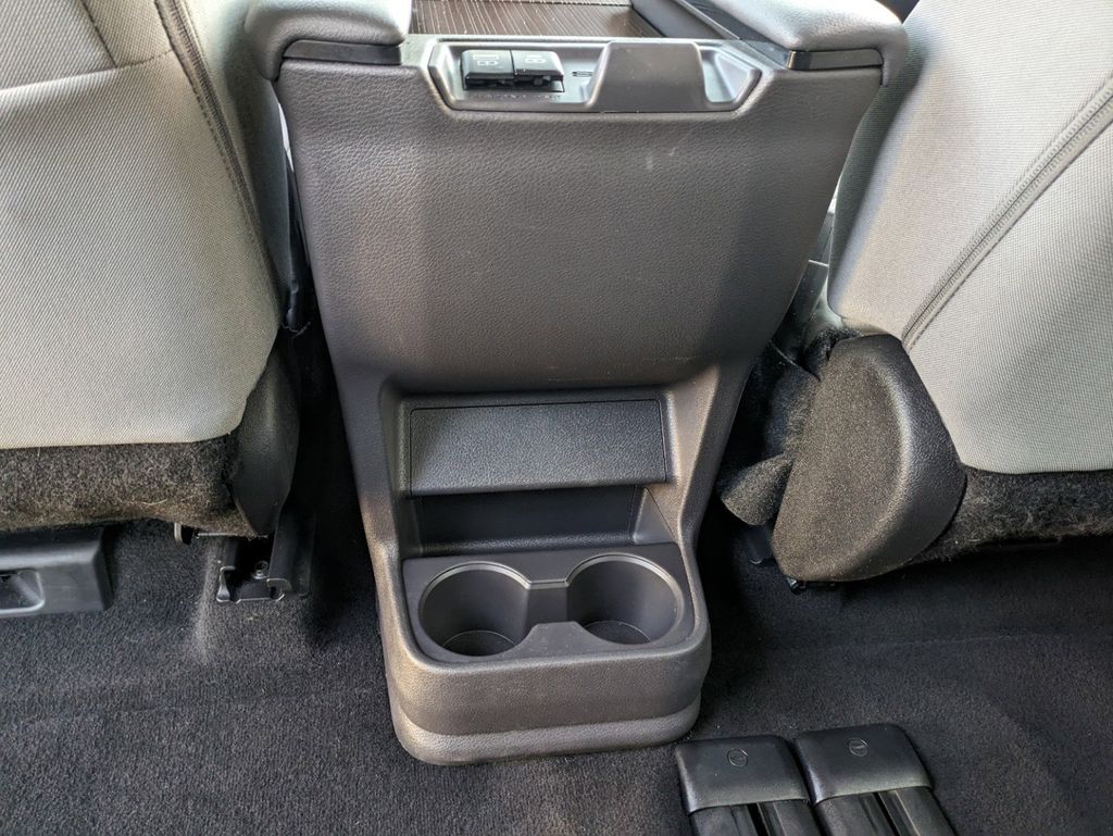 Thumbnail: 2022 Toyota Sienna - 26