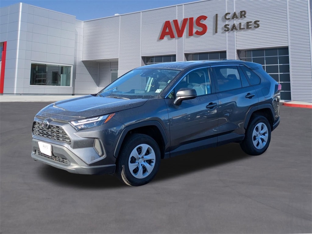 2024 Toyota RAV4 LE's photo