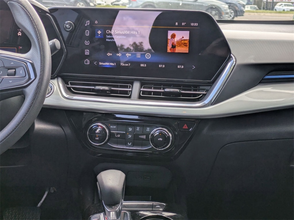 Thumbnail: 2024 Chevrolet Trax - 18