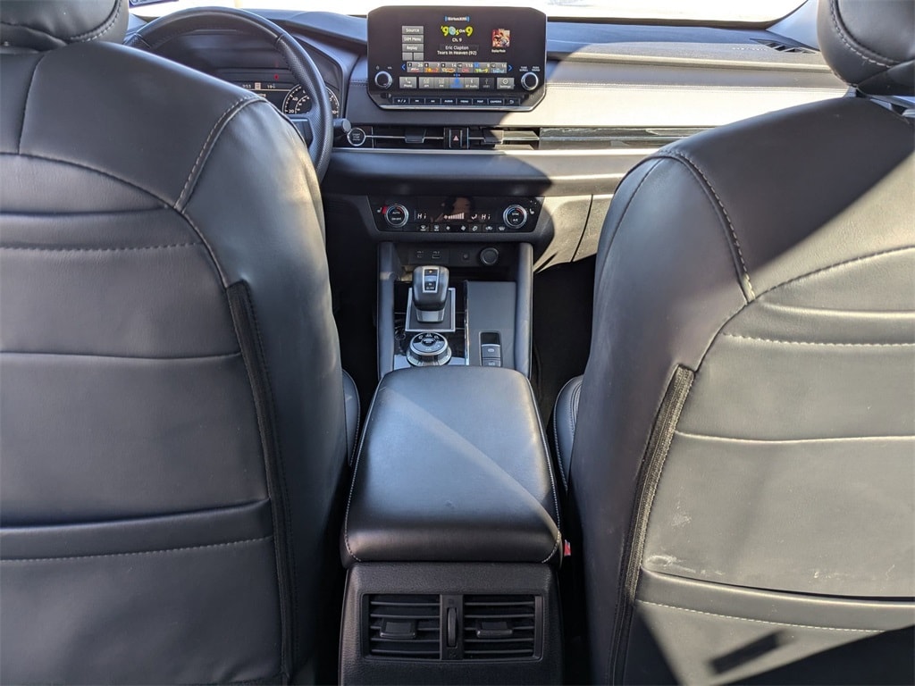 Thumbnail: 2024 Mitsubishi Outlander - 31