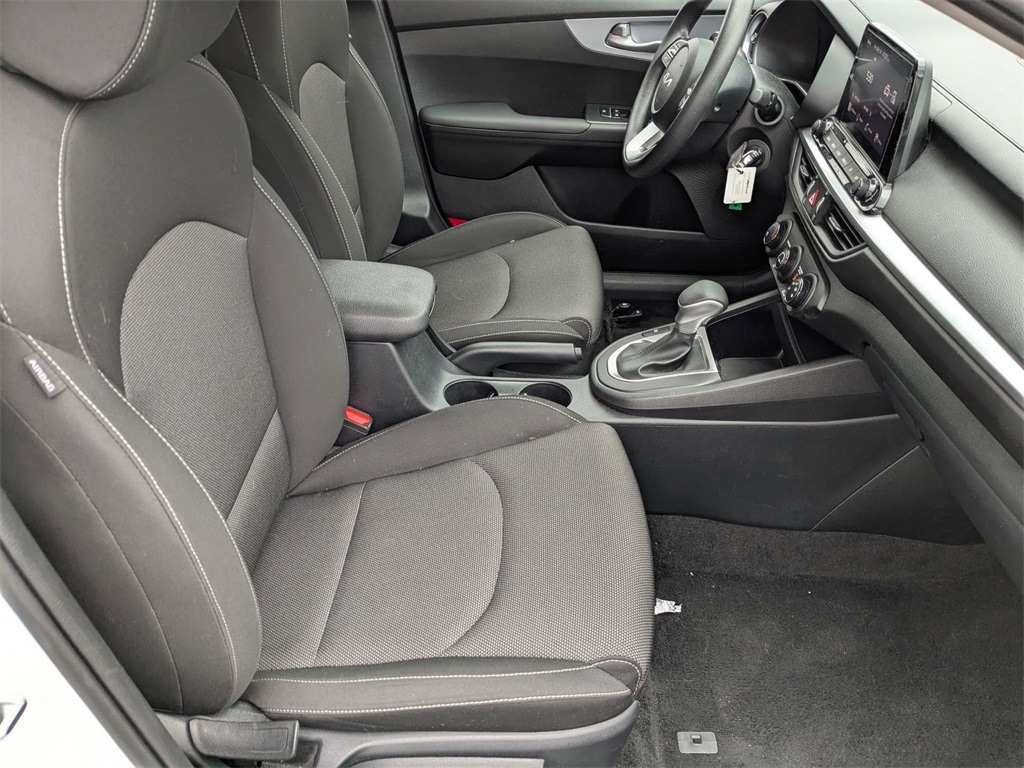 Thumbnail: 2024 Kia Forte - 33