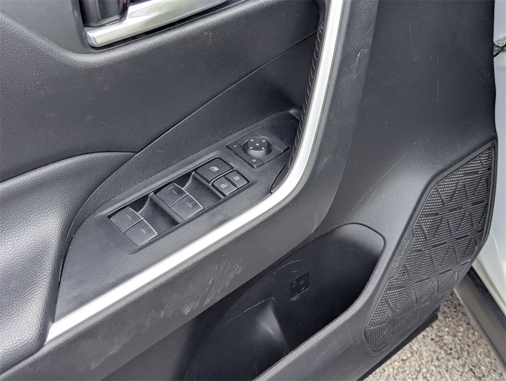 Thumbnail: 2024 Toyota RAV4 - 14