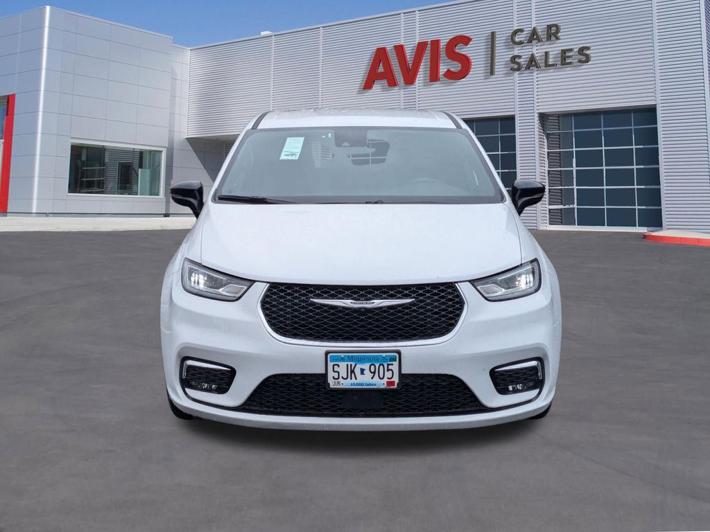 Thumbnail: 2025 Chrysler Pacifica - 2