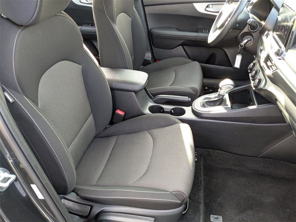 Thumbnail: 2024 Kia Forte - 35