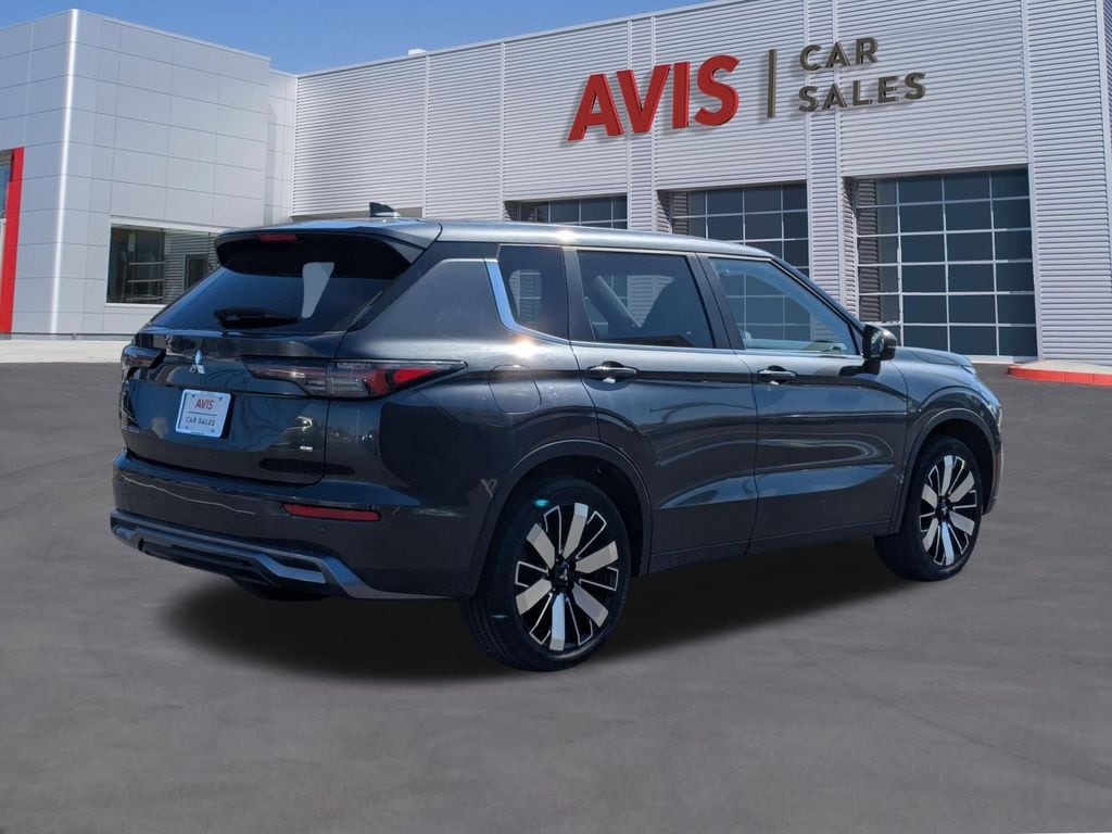 Thumbnail: 2025 Mitsubishi Outlander - 6