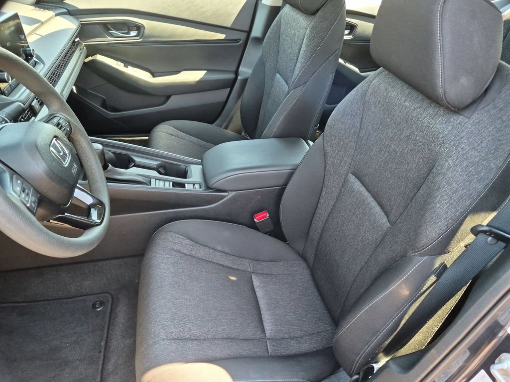 2025 Honda Accord SE - Photo 24