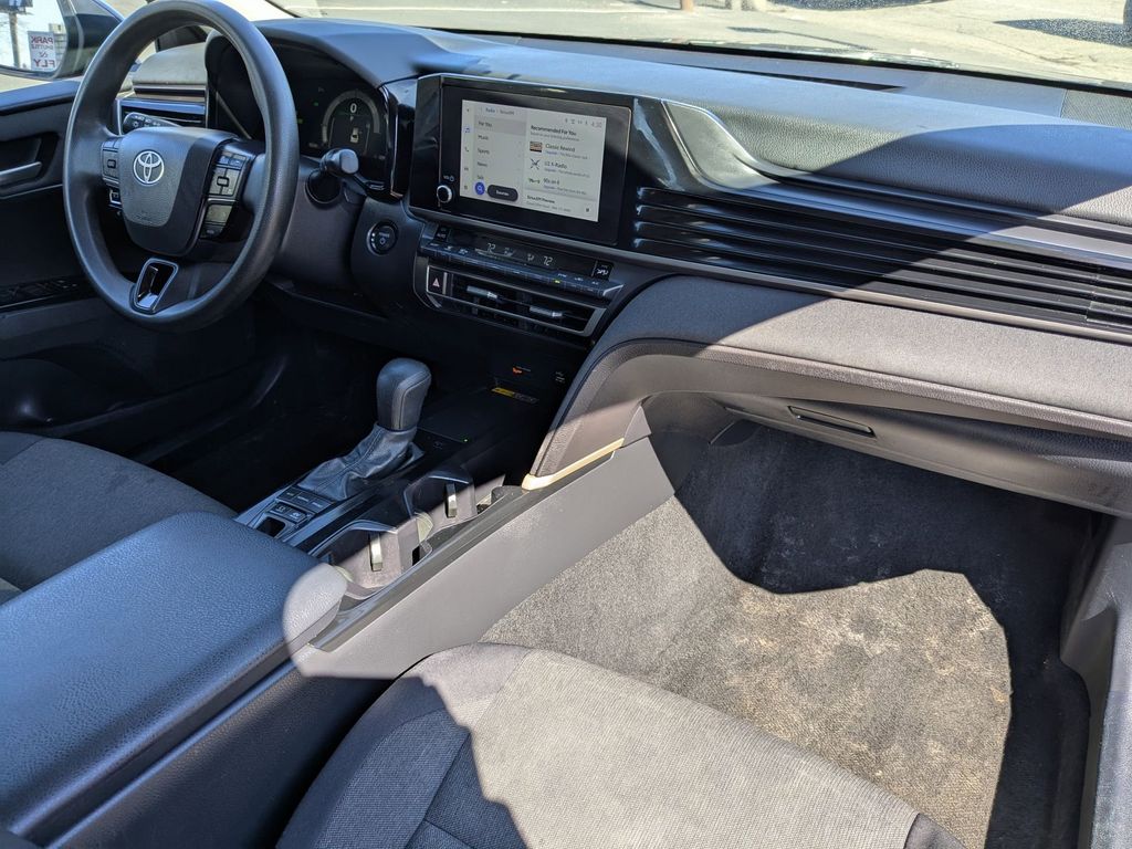 Thumbnail: 2025 Toyota Camry - 30