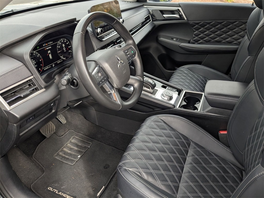 Thumbnail: 2024 Mitsubishi Outlander - 20