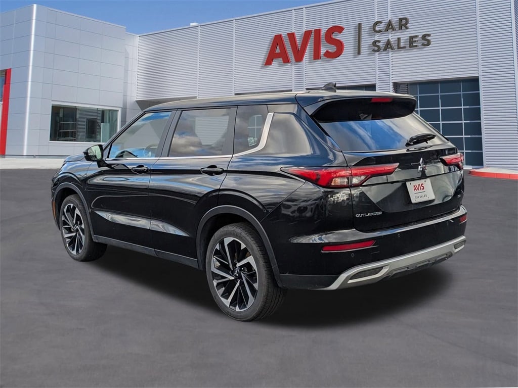 Thumbnail: 2024 Mitsubishi Outlander - 3