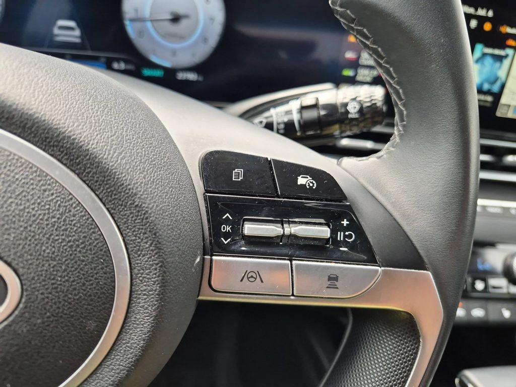 Thumbnail: 2025 Hyundai Elantra - 22