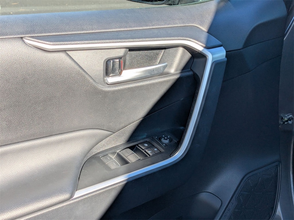 Thumbnail: 2025 Toyota RAV4 - 11