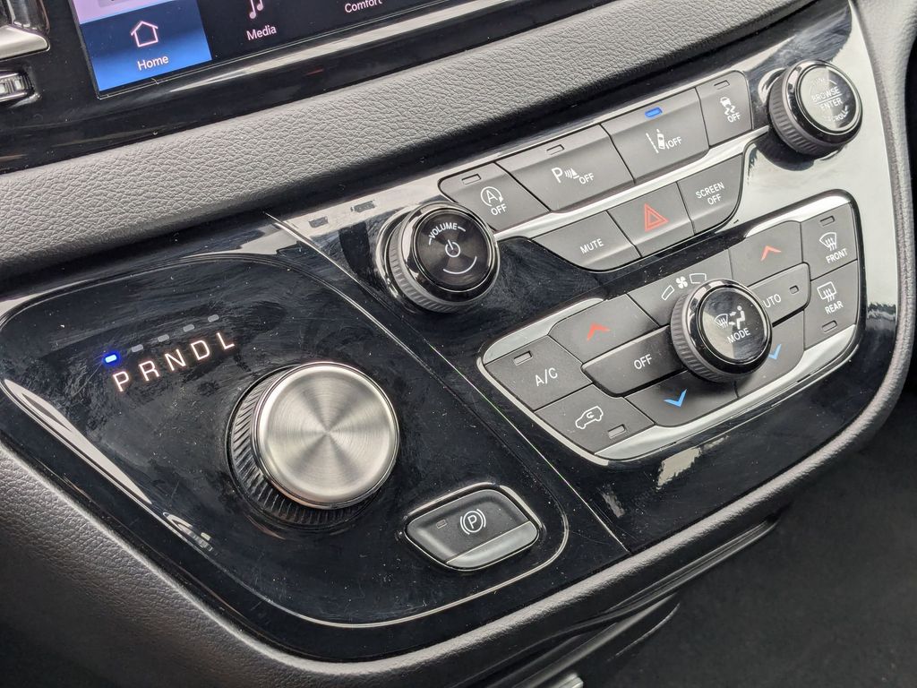 Thumbnail: 2025 Chrysler Pacifica - 23