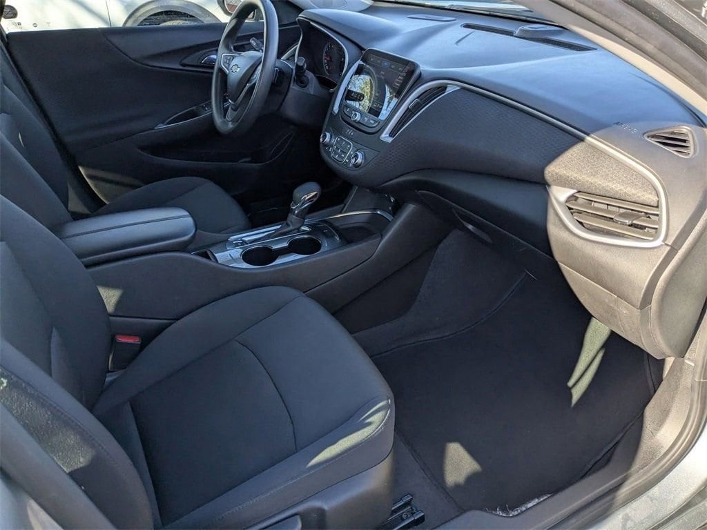 Thumbnail: 2023 Chevrolet Malibu - 40