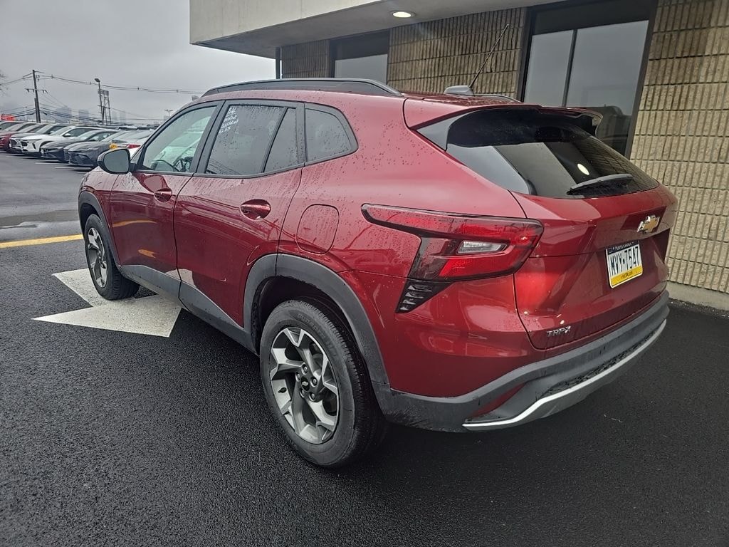 Certified 2025 Chevrolet Trax LT SUV