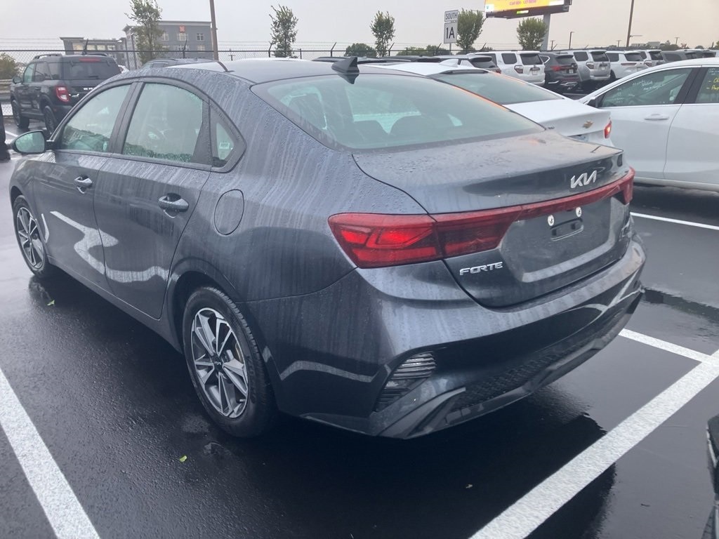 Thumbnail: 2024 Kia Forte - 4