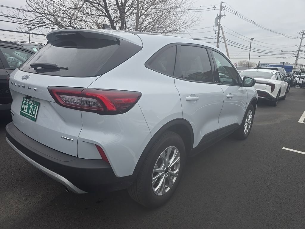 Thumbnail: 2025 Ford Escape - 4