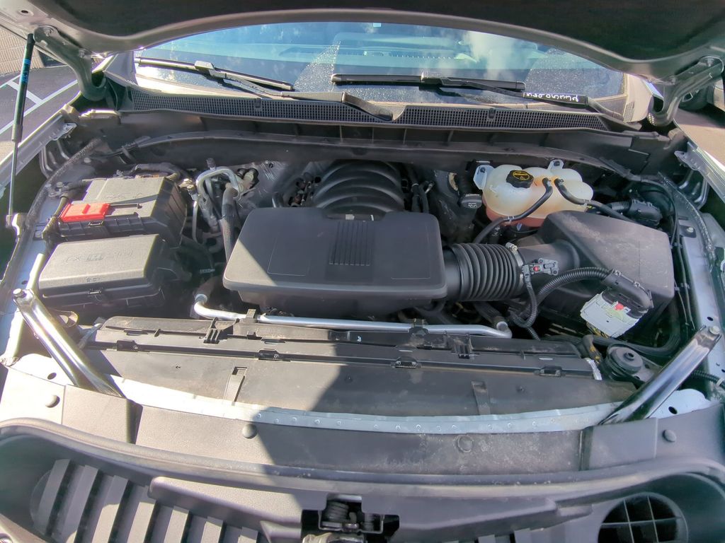 Thumbnail: 2025 Chevrolet Suburban - 34