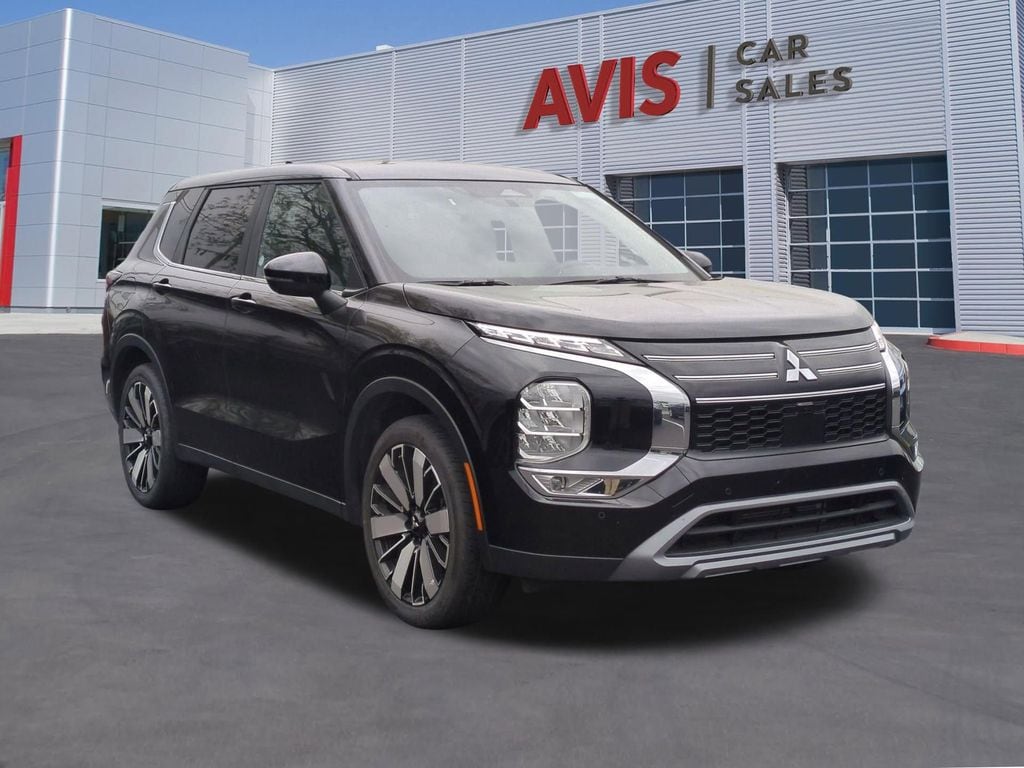 Thumbnail: 2025 Mitsubishi Outlander - 3