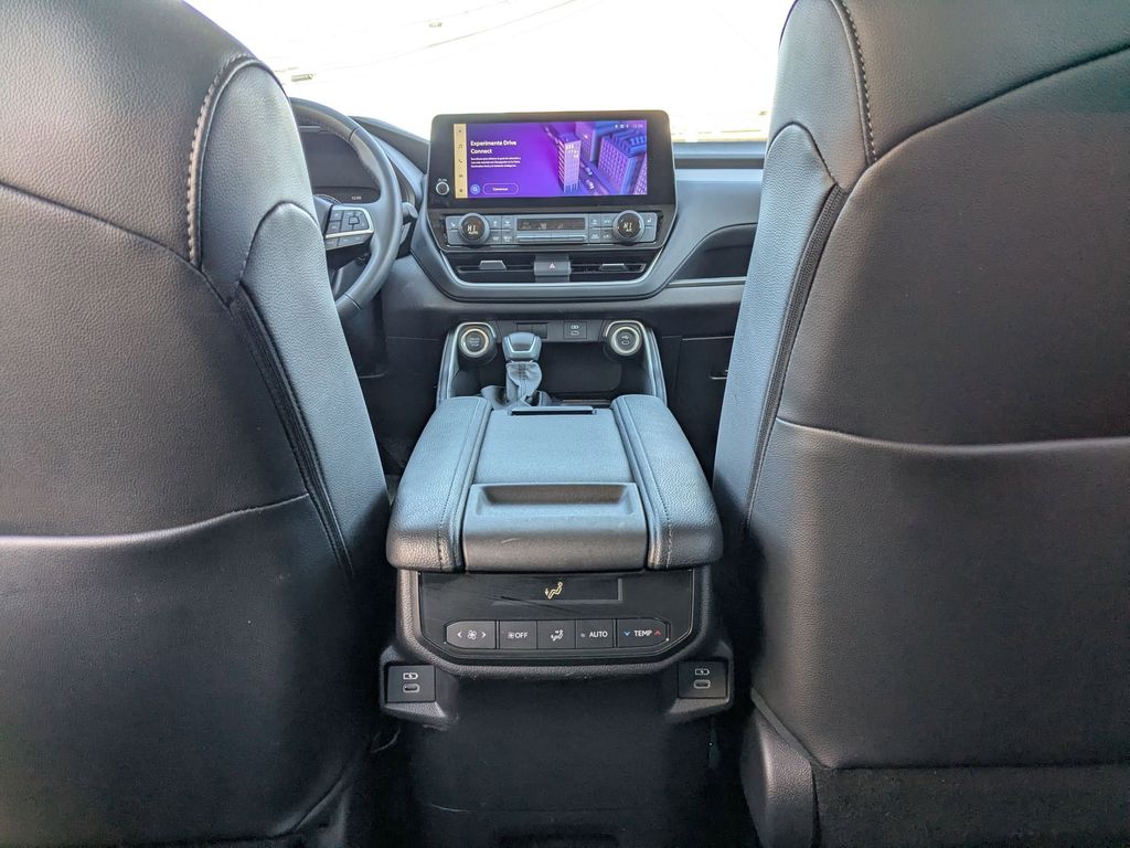 Thumbnail: 2025 Toyota Grand Highlander - 30