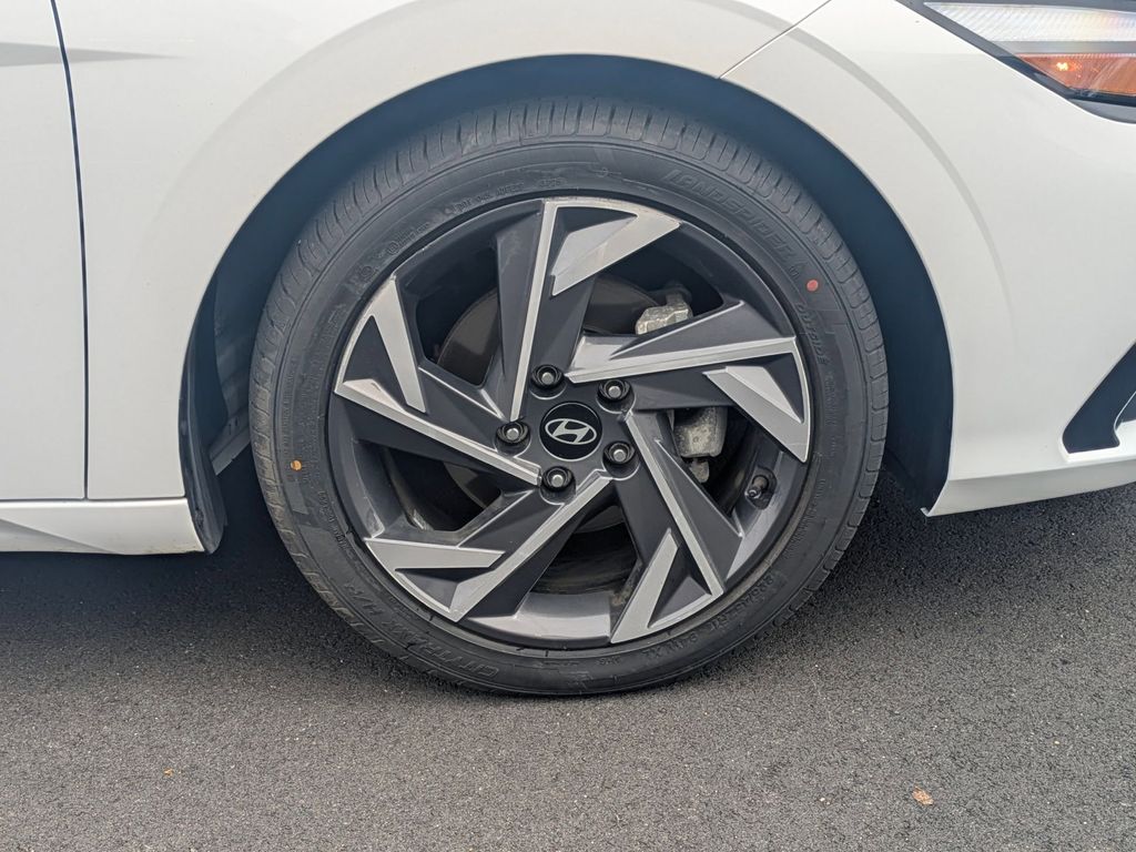 Thumbnail: 2025 Hyundai Elantra - 11